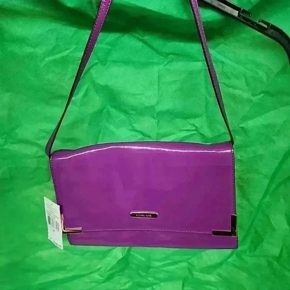 Michael Kors MK Oversized Clutch Bag Pomegranate Genuine Leather - Picture 1 of 5